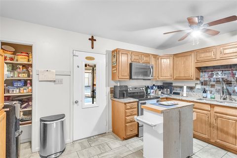 Tiny photo for 33 Oaks PL, Lago Vista, TX 78645 (MLS # 6000148)