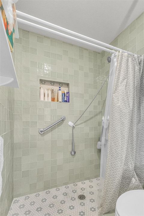 Tiny photo for 33 Oaks PL, Lago Vista, TX 78645 (MLS # 6000148)