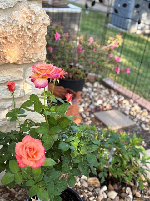 Tiny photo for 33 Oaks PL, Lago Vista, TX 78645 (MLS # 6000148)