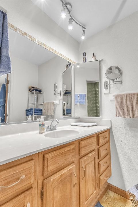 Tiny photo for 33 Oaks PL, Lago Vista, TX 78645 (MLS # 6000148)