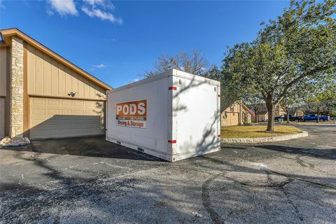 Tiny photo for 33 Oaks PL, Lago Vista, TX 78645 (MLS # 6000148)