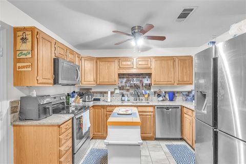 Tiny photo for 33 Oaks PL, Lago Vista, TX 78645 (MLS # 6000148)