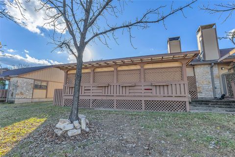 Tiny photo for 33 Oaks PL, Lago Vista, TX 78645 (MLS # 6000148)