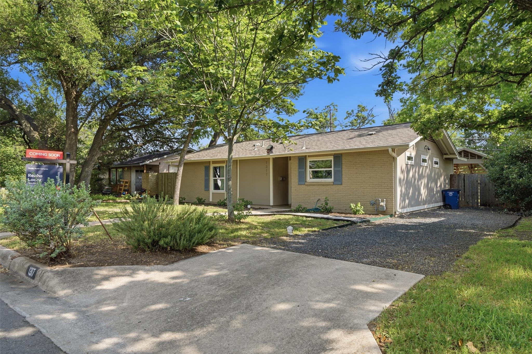 1317 Corona DR