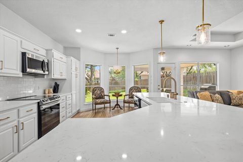 Tiny photo for 103 El Norte CT, Lakeway, TX 78734 (MLS # 9435326)