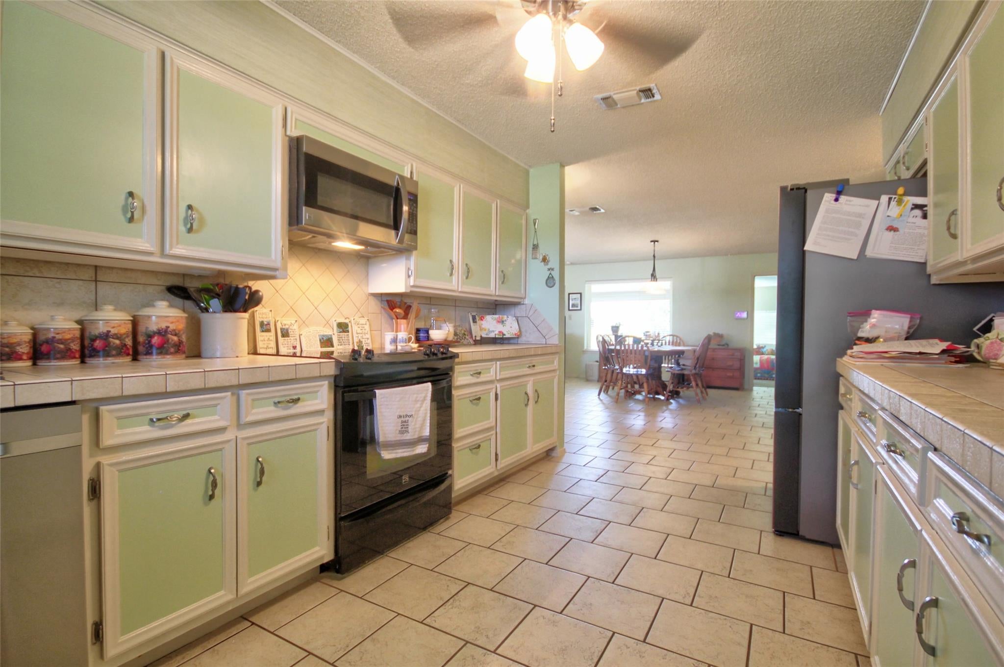 204 Sunset DR