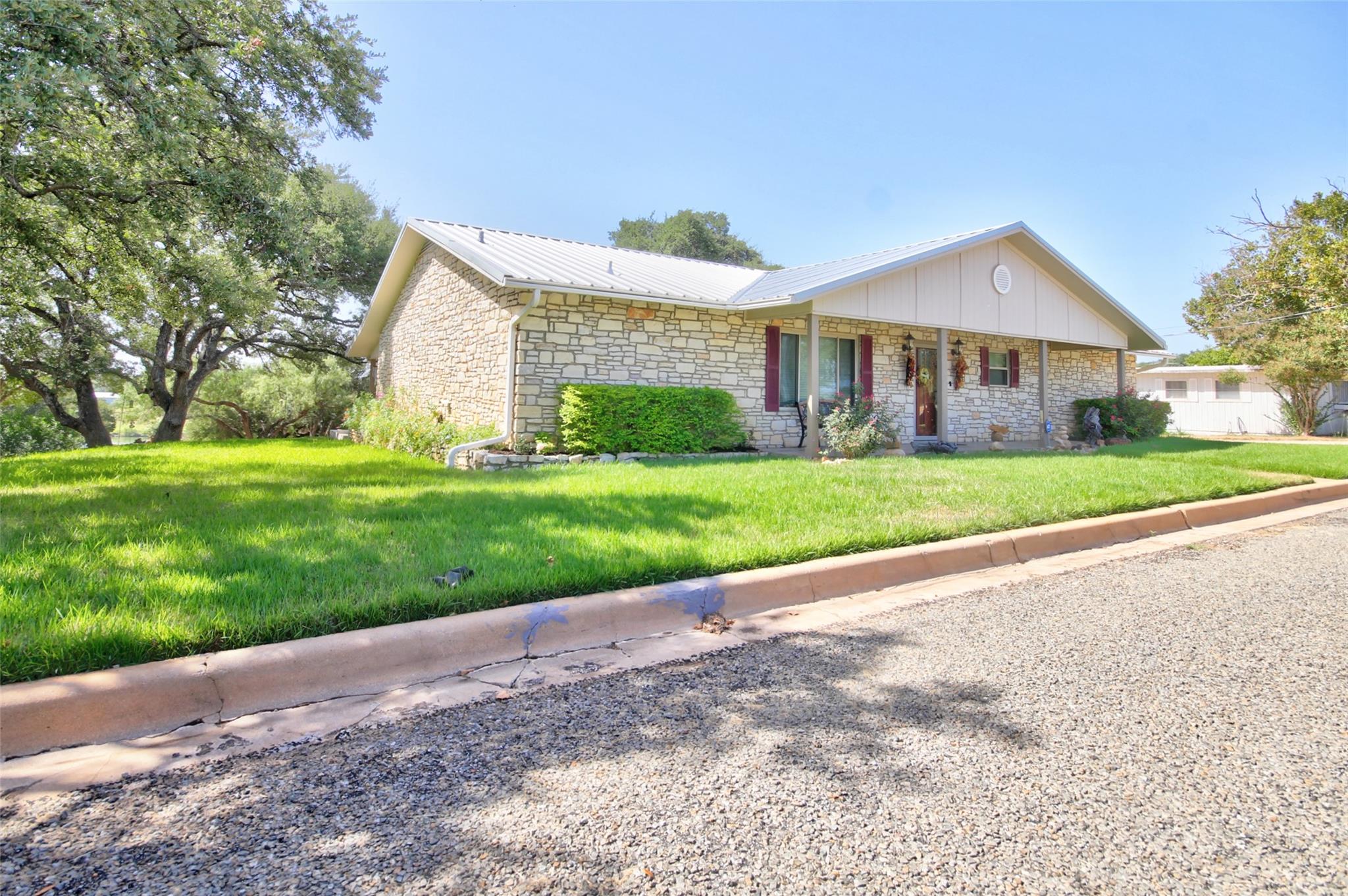 204 Sunset DR