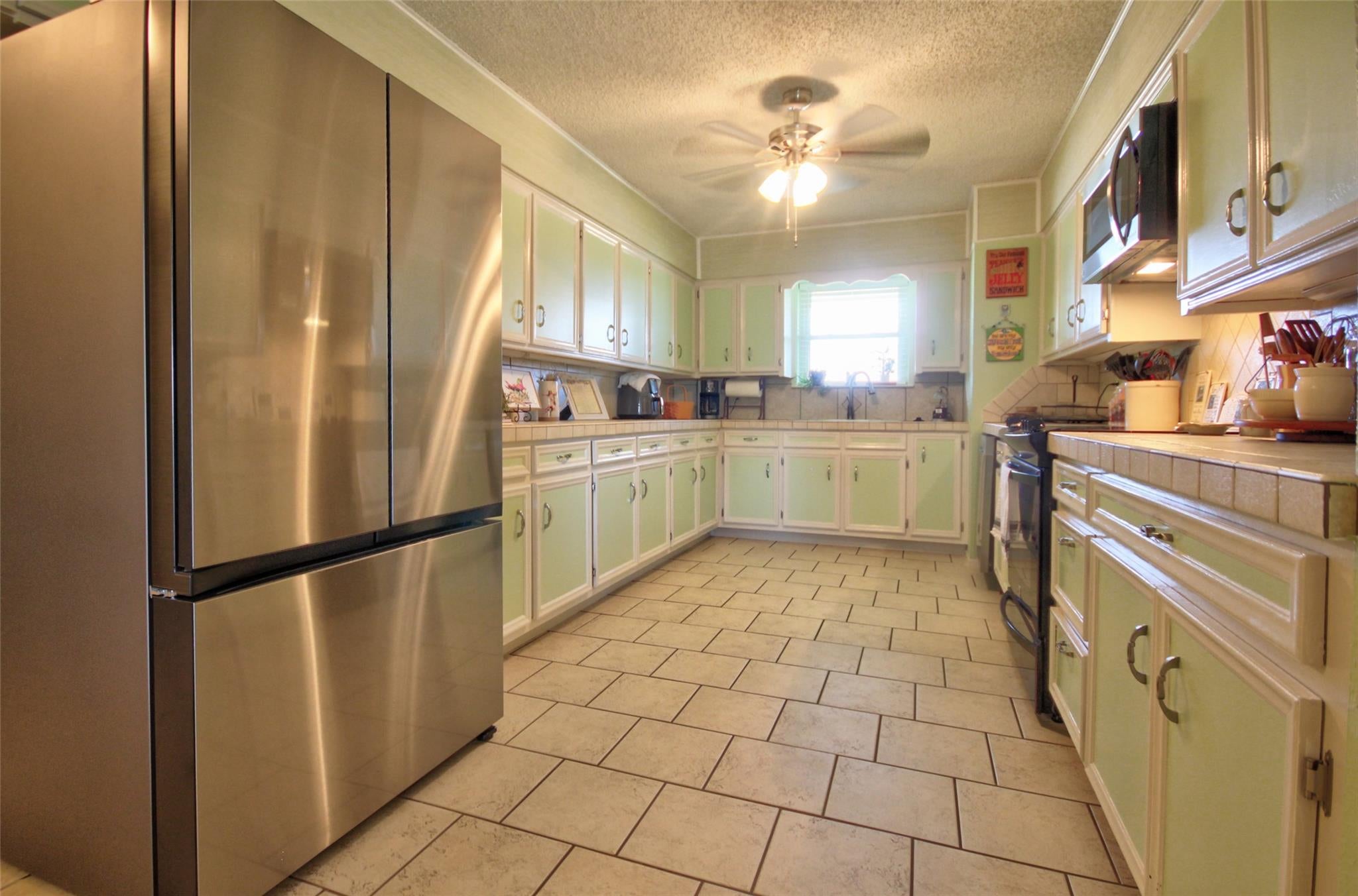 204 Sunset DR