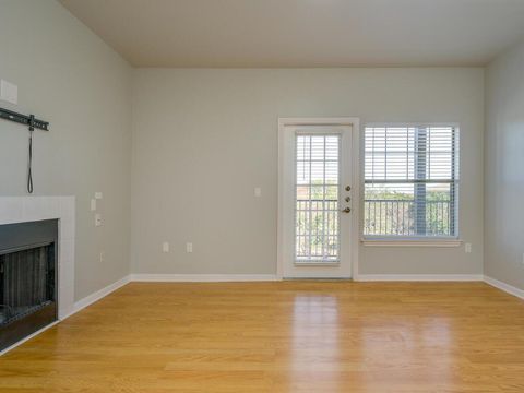 Tiny photo for 2320 Gracy Farms LN #932, Austin, TX 78758 (MLS # 6698114)