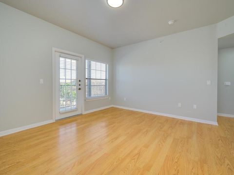 Tiny photo for 2320 Gracy Farms LN #932, Austin, TX 78758 (MLS # 6698114)