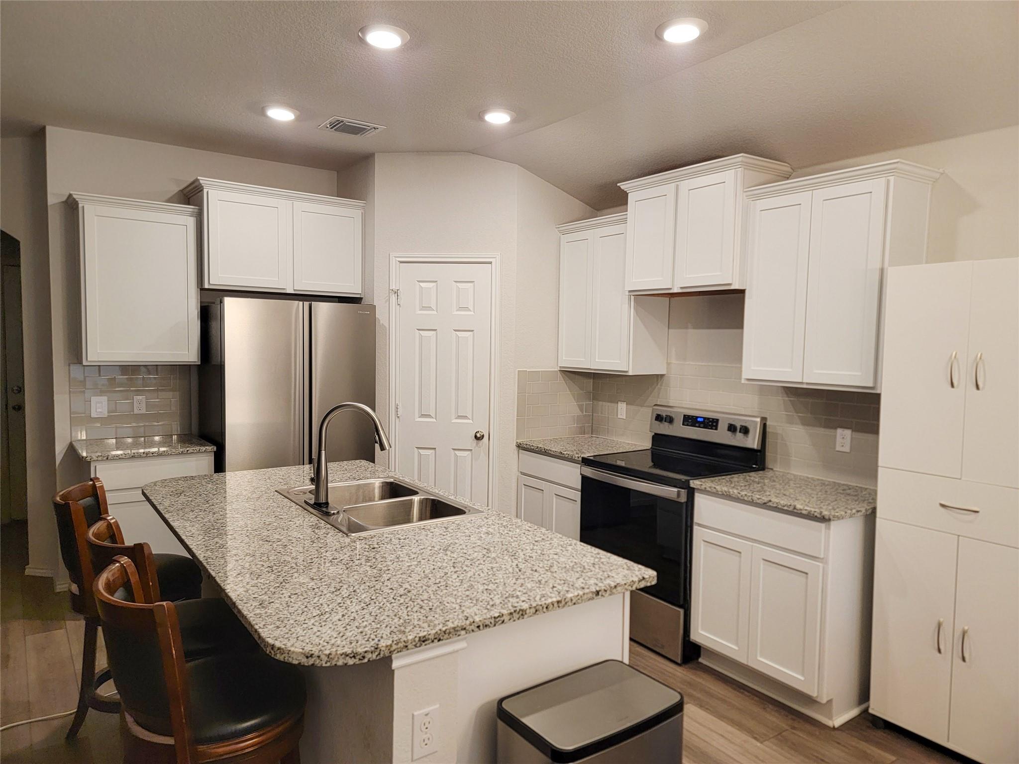 109 Akston CT