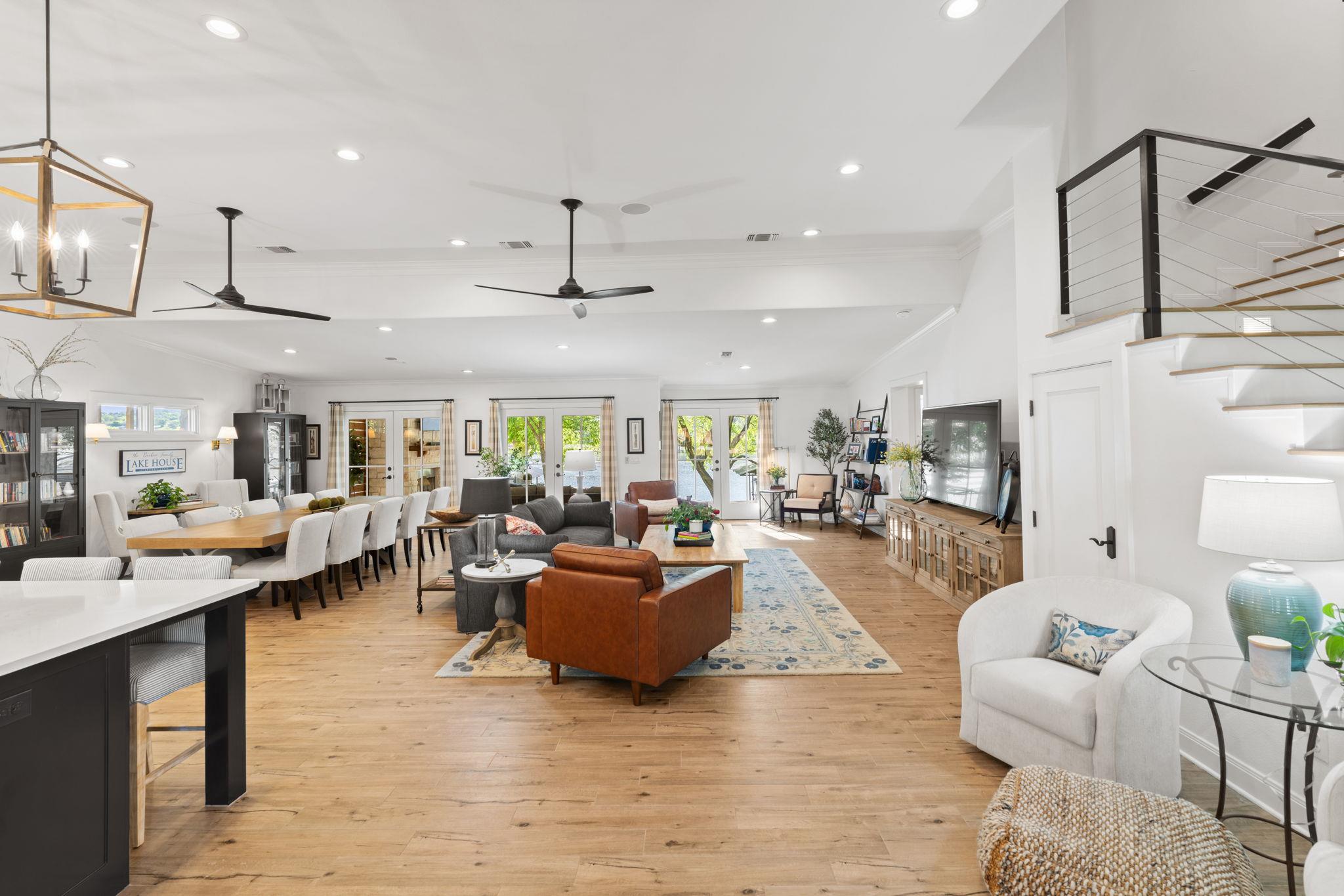 1001 Lakeshore DR