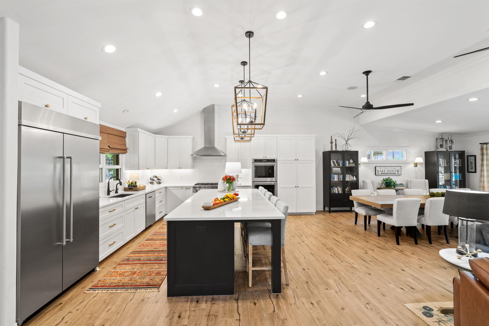 1001 Lakeshore DR