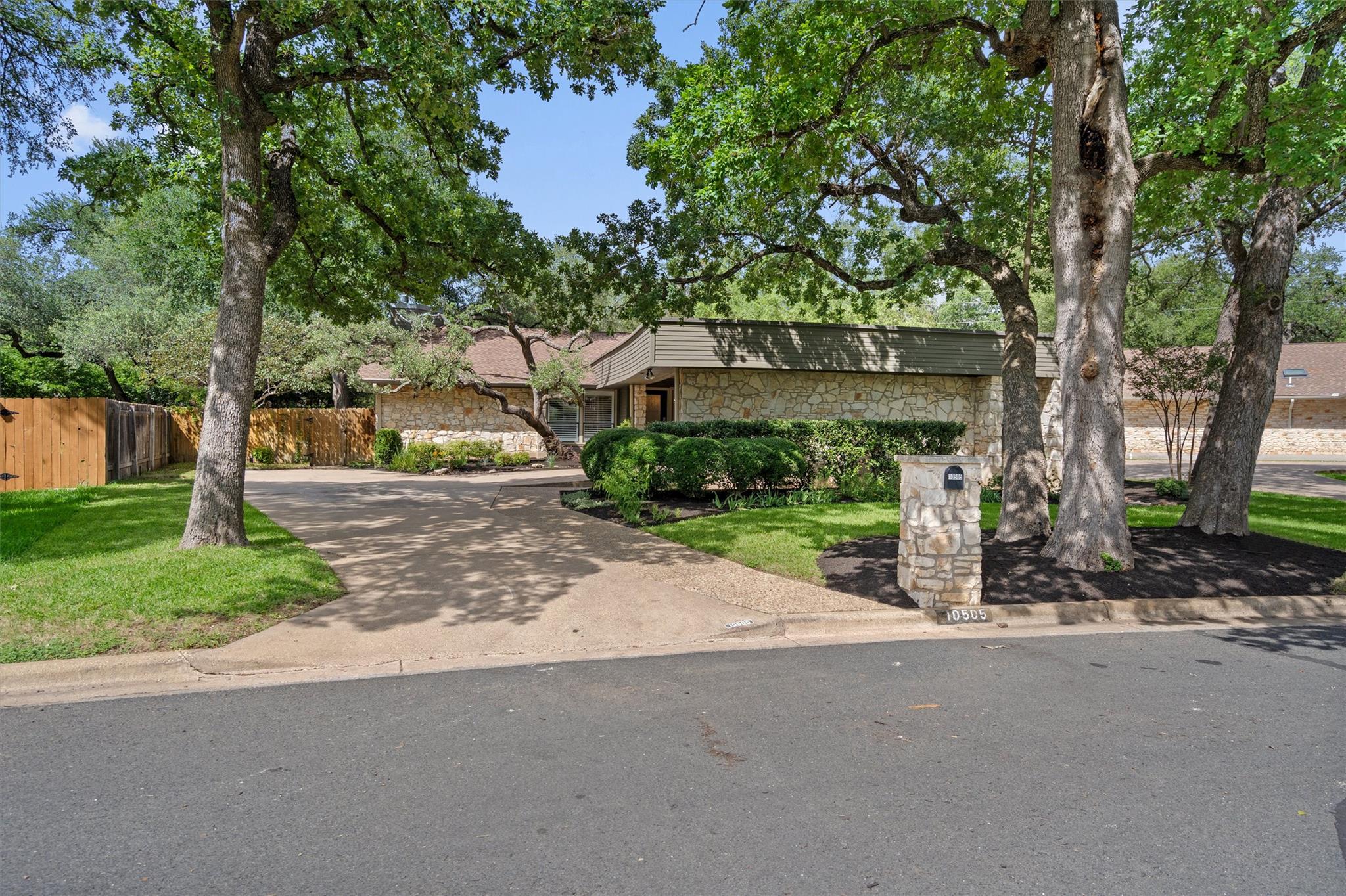 10505 Ronwood DR