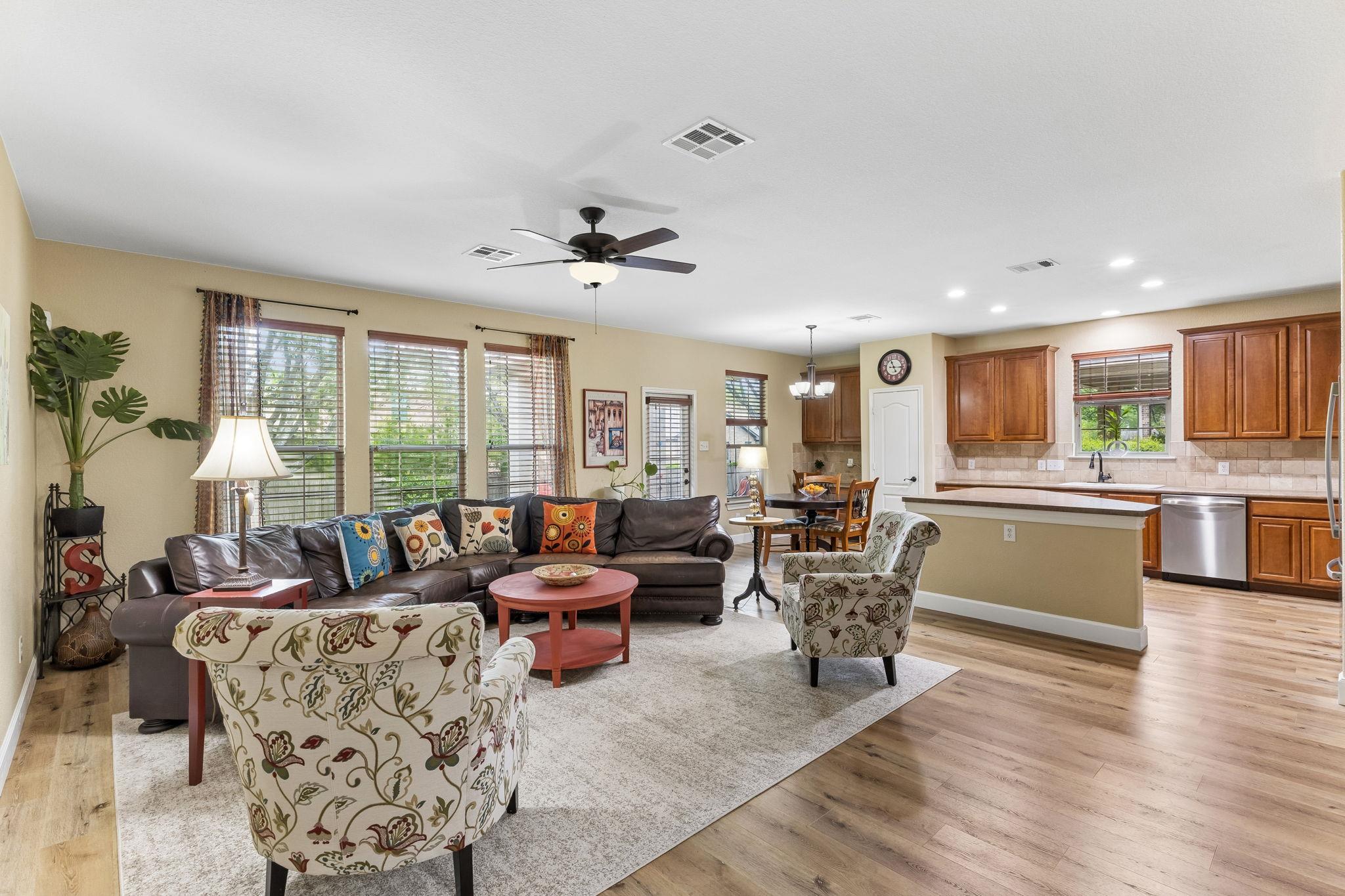 309 Island Oak DR