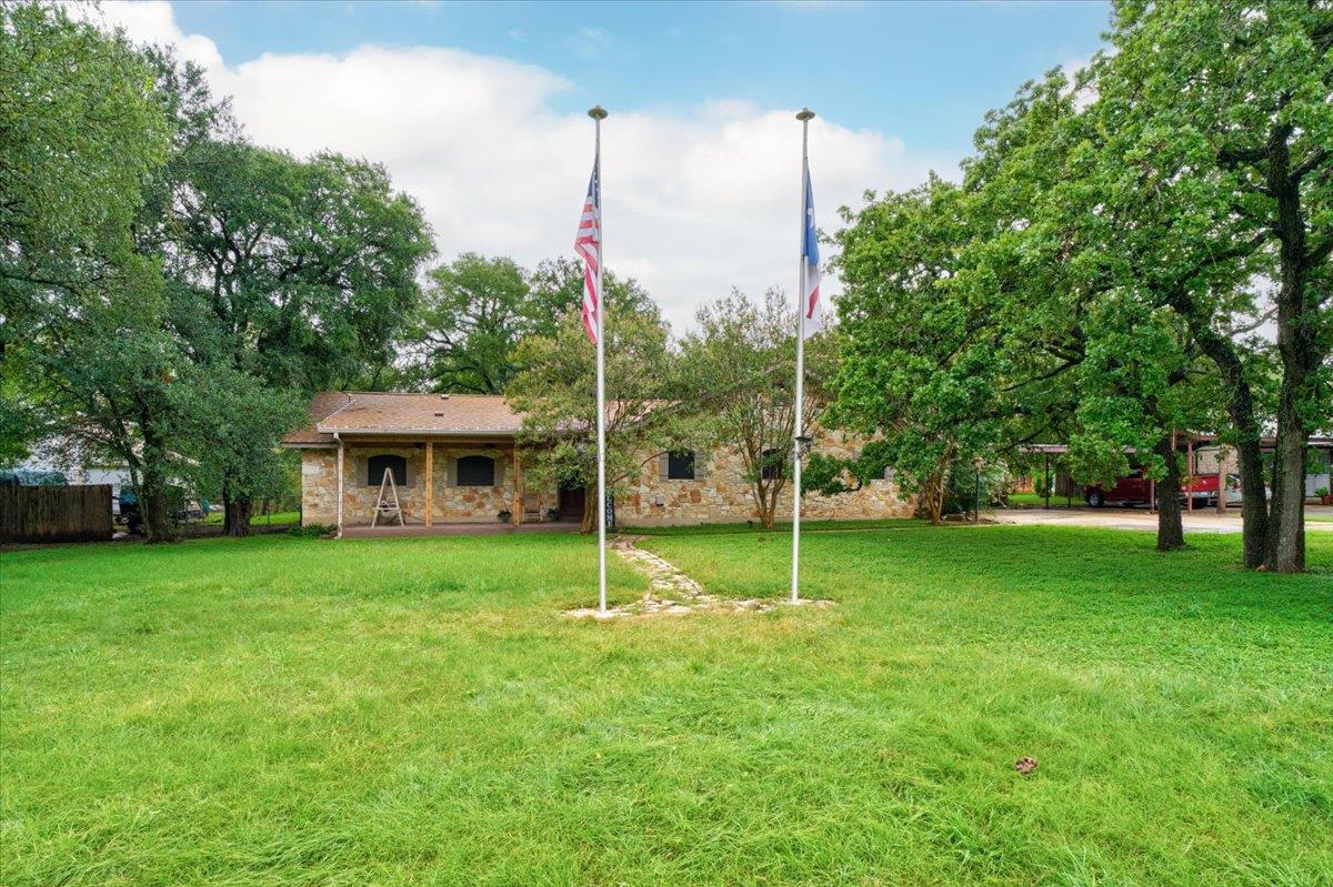 Photo 1 of 40 — 1009 Bluebird DR, Manchaca, TX 78652