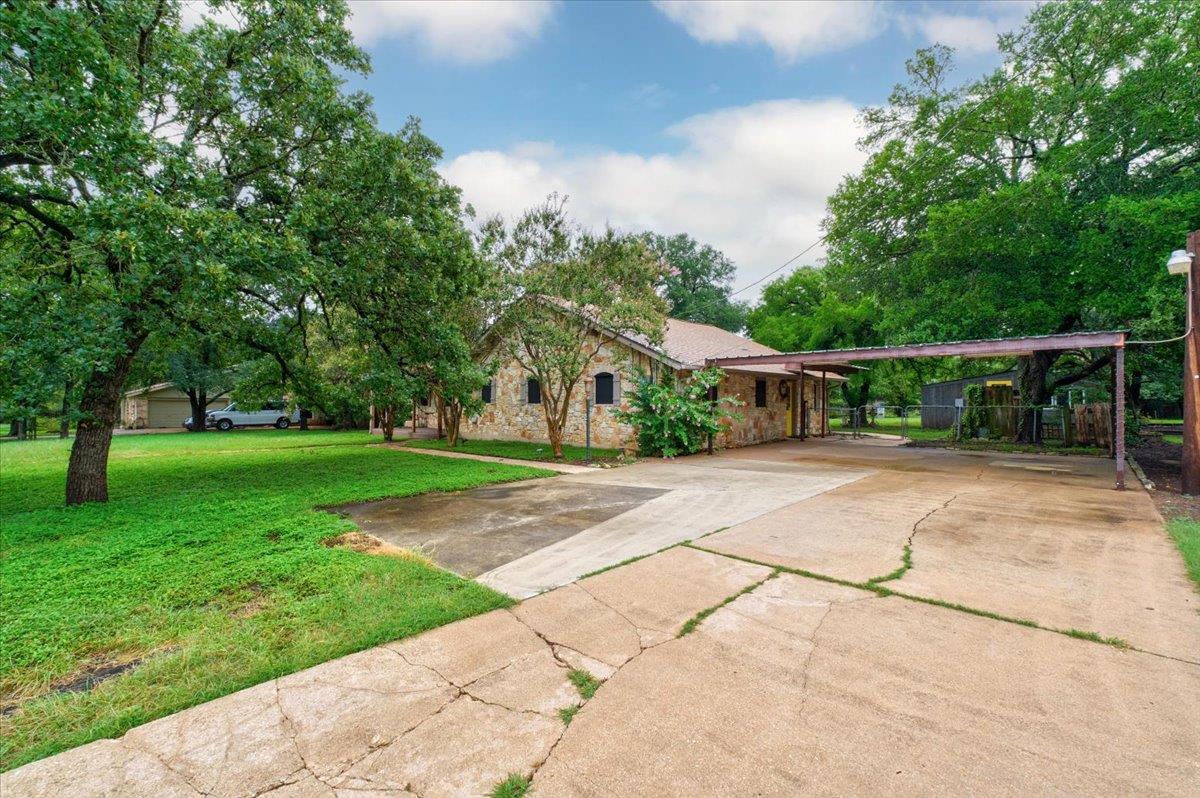 1009 Bluebird DR