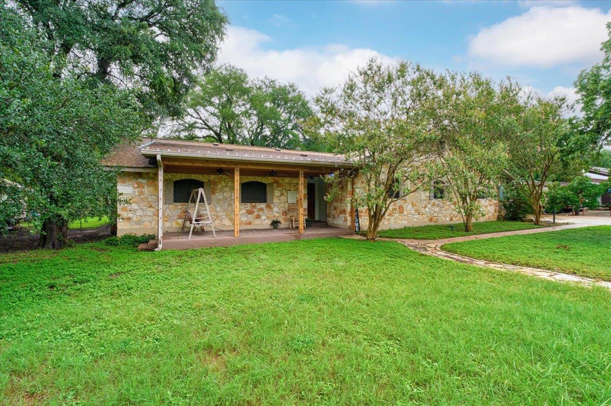 1009 Bluebird DR