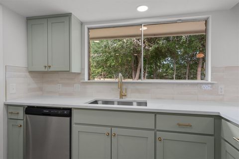 Tiny photo for 10107 Oak Hollow DR, Austin, TX 78758 (MLS # 8682409)