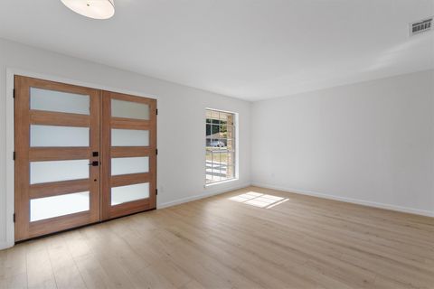 Tiny photo for 10107 Oak Hollow DR, Austin, TX 78758 (MLS # 8682409)