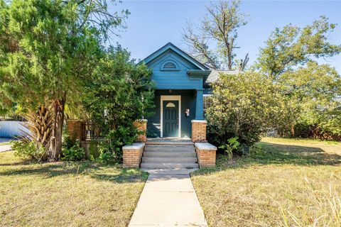 Photo of 4414 Red River ST, Austin, TX 78751 (MLS # 2723534)