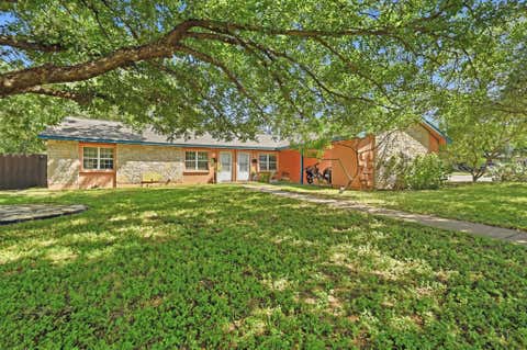 Photo of 4910 Suburban DR, Austin, TX 78745 (MLS # 4012786)