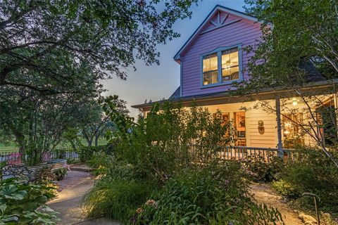 Photo of 1754 N Bishop ST, San Marcos, TX 78666 (MLS # 2503027)