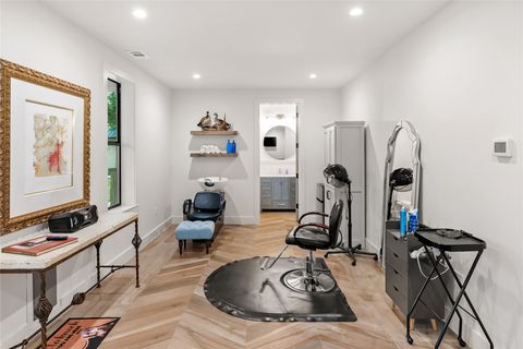 Tiny photo for 945 Rivercliff DR, Spicewood, TX 78669 (MLS # 6524961)