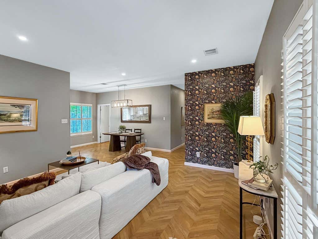 Photo of 4419 QUICKSILVER BLVD, Austin, TX 78744 (MLS # 8438274)