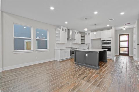 Tiny photo for 8515 Pine Muhly DR, Lago Vista, TX 78645 (MLS # 4516914)