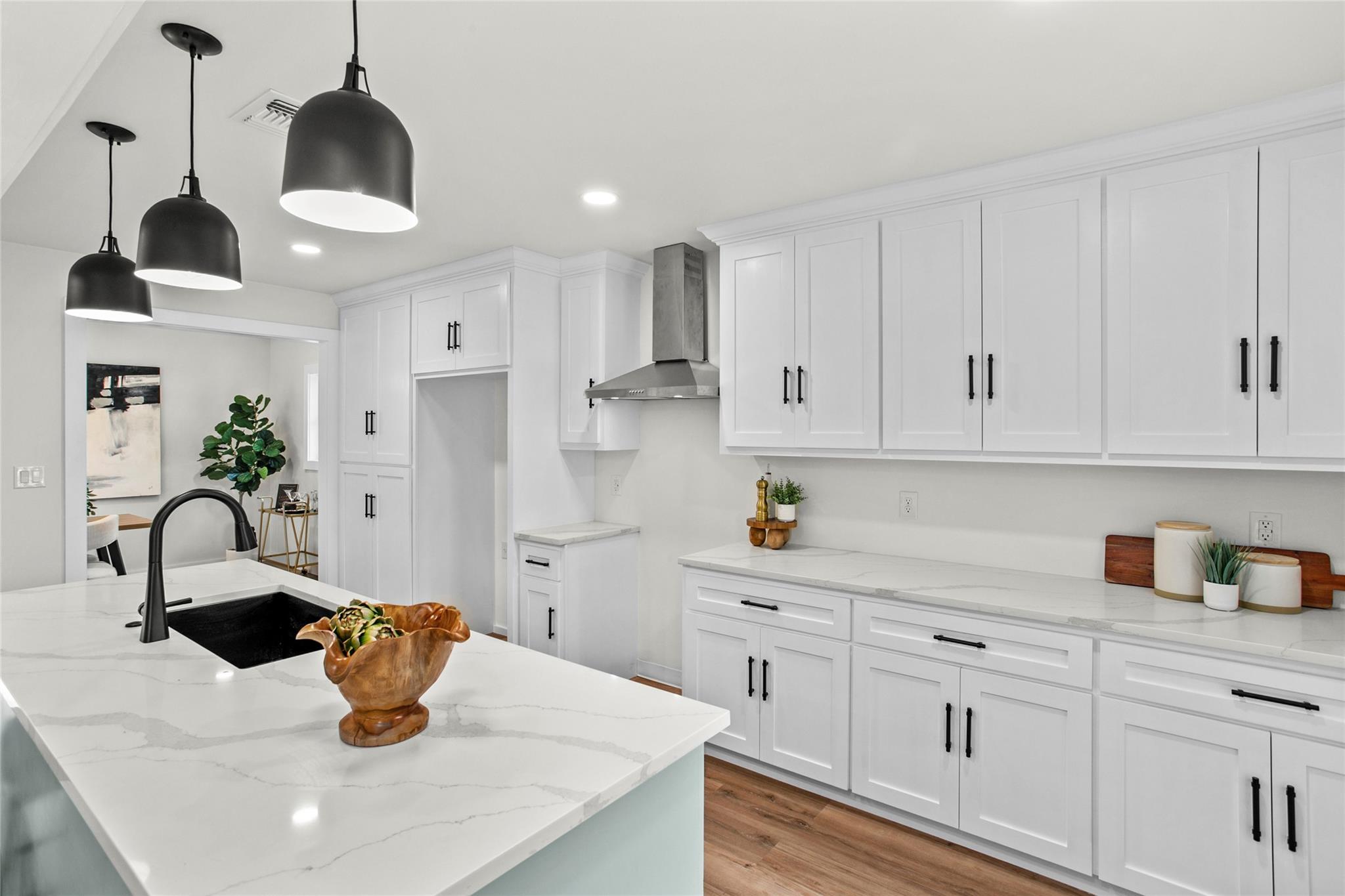 103 N Avenue C