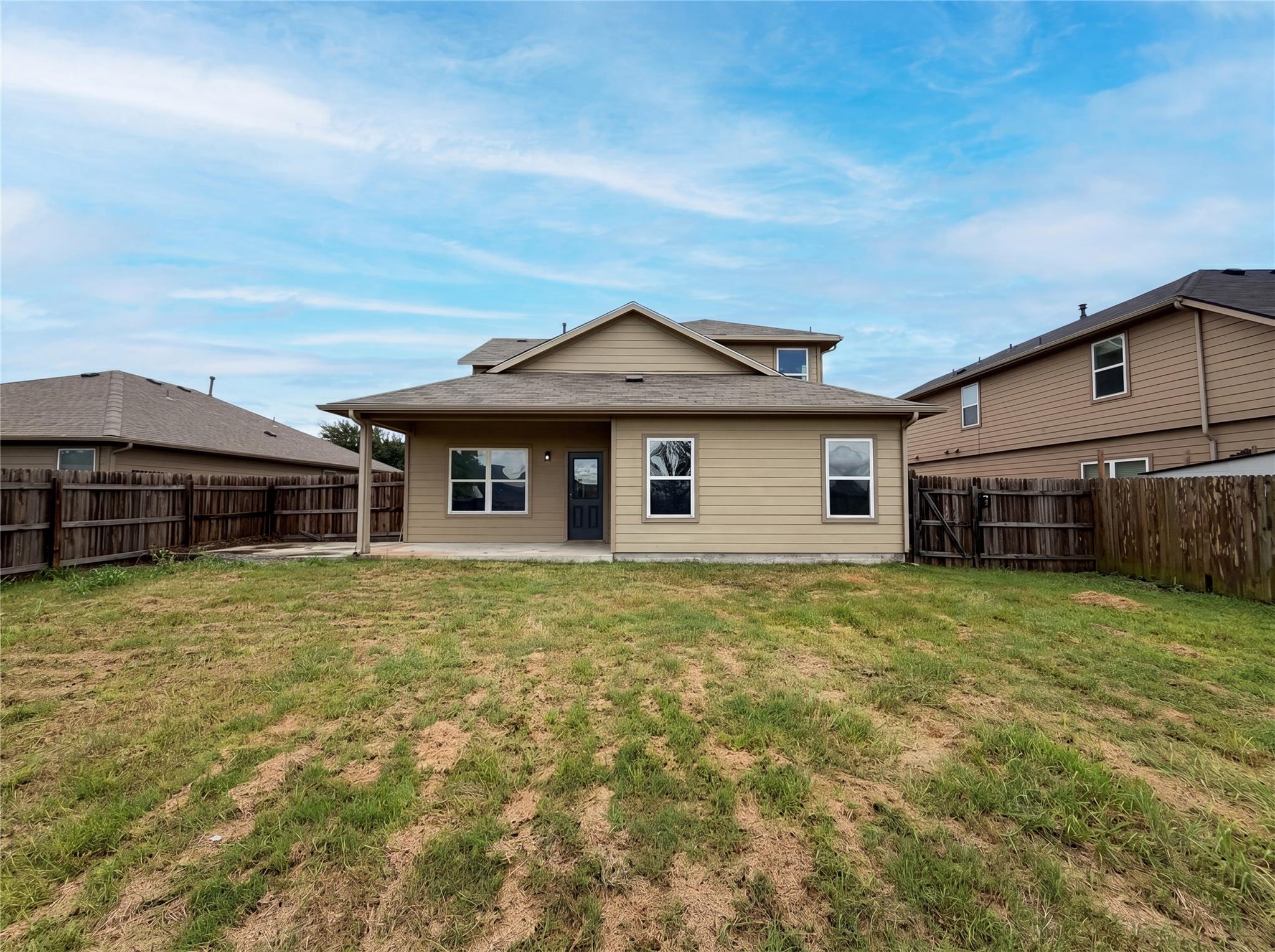 706 Luna Vista DR