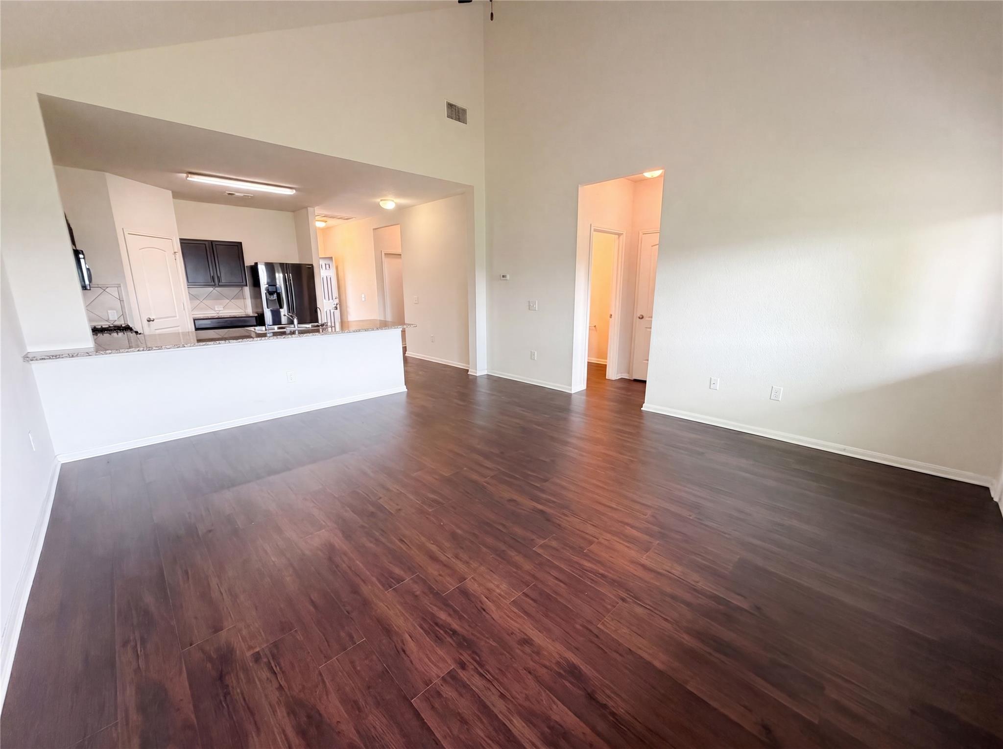 706 Luna Vista DR