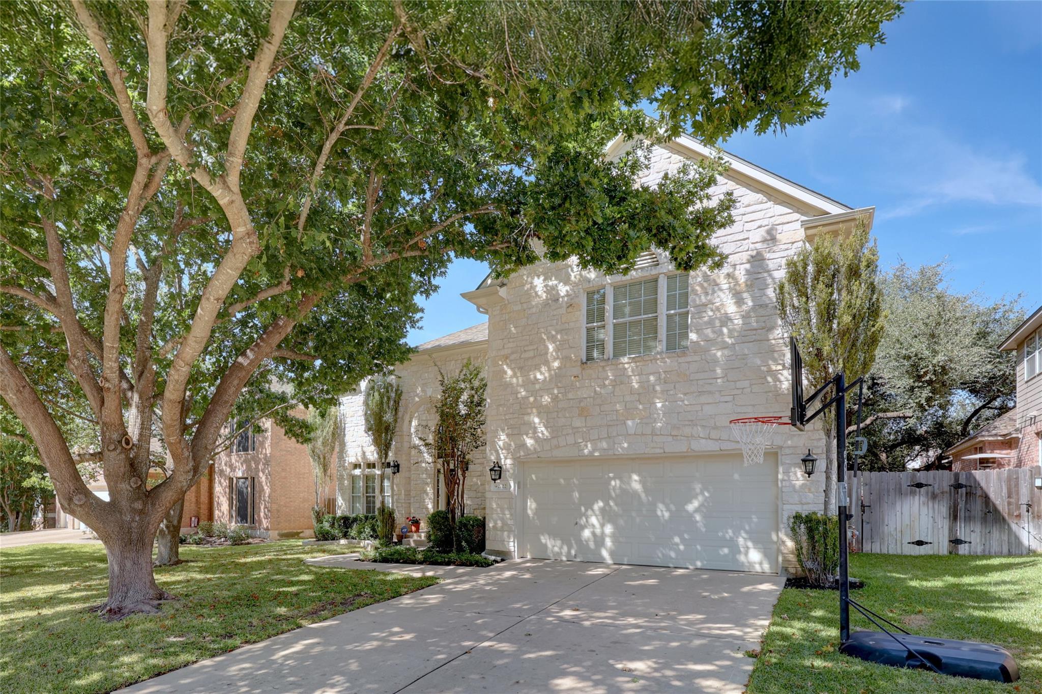 2722 Cedar Springs PL