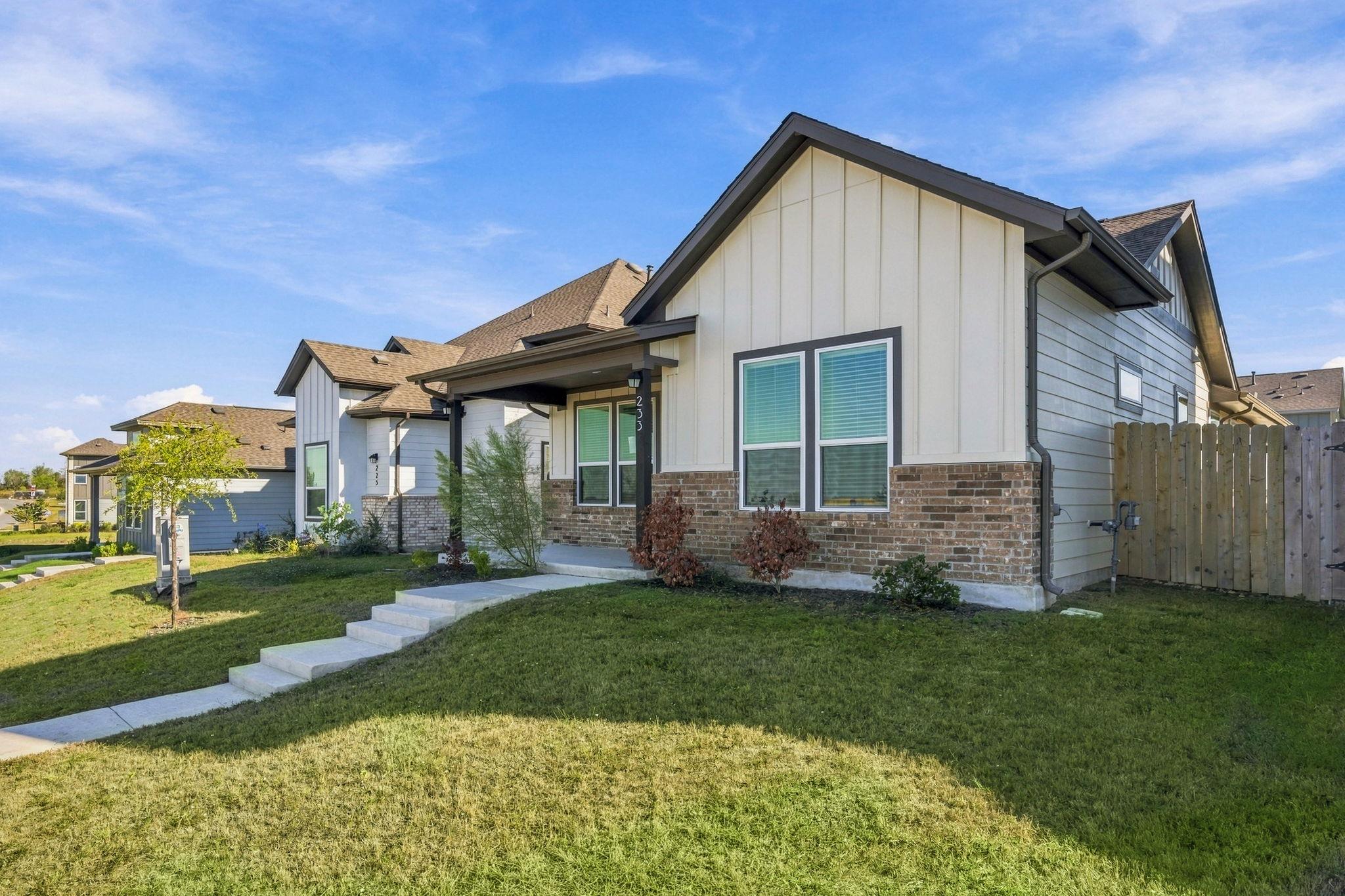 233 Porter Country PKWY