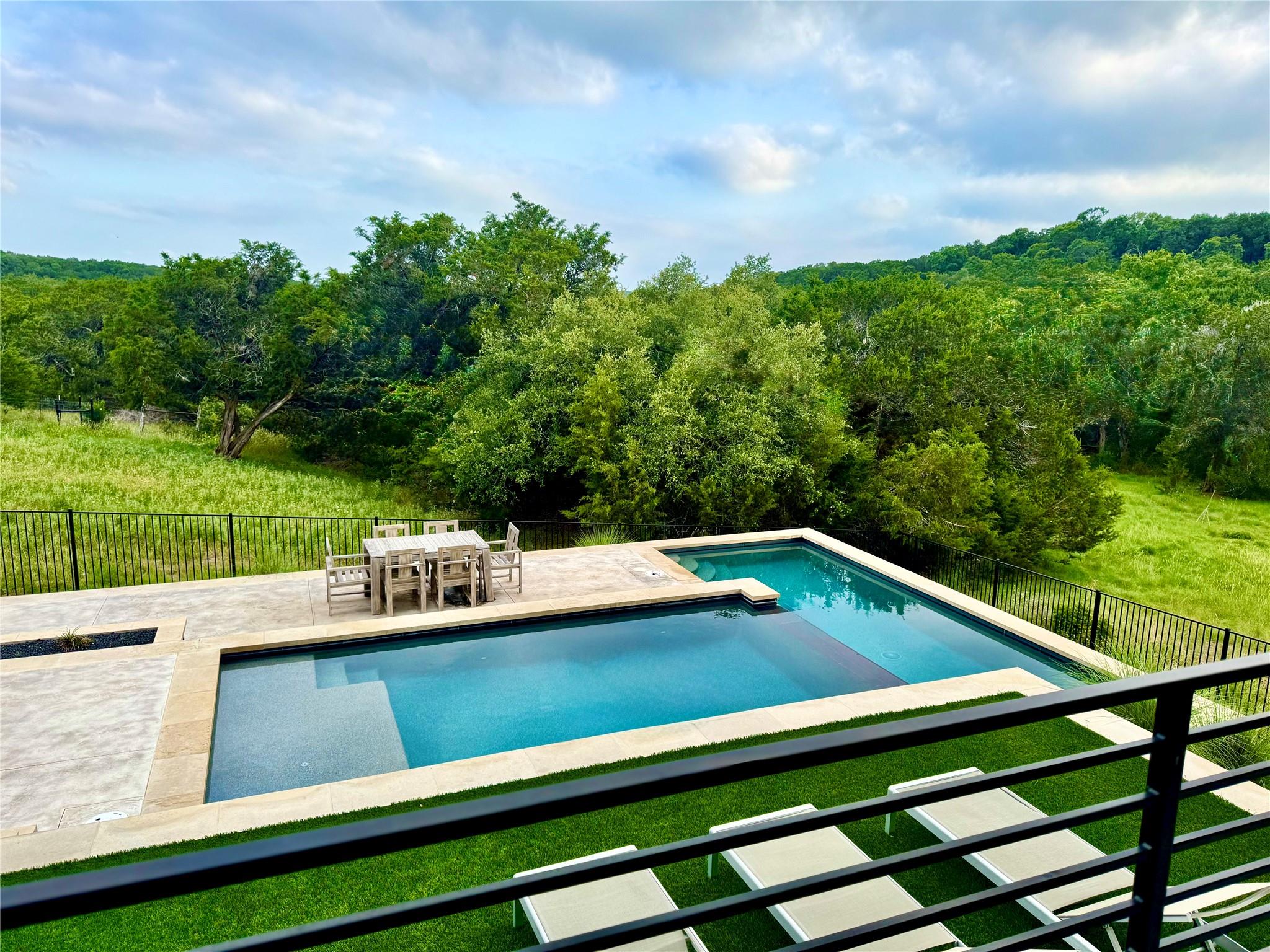 113 Willow Hill DR