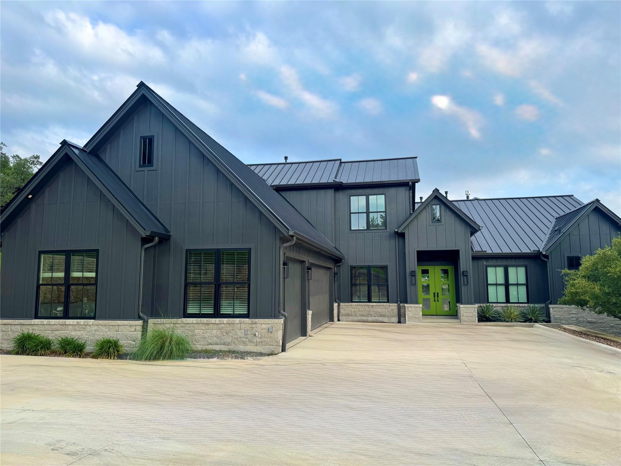 113 Willow Hill DR