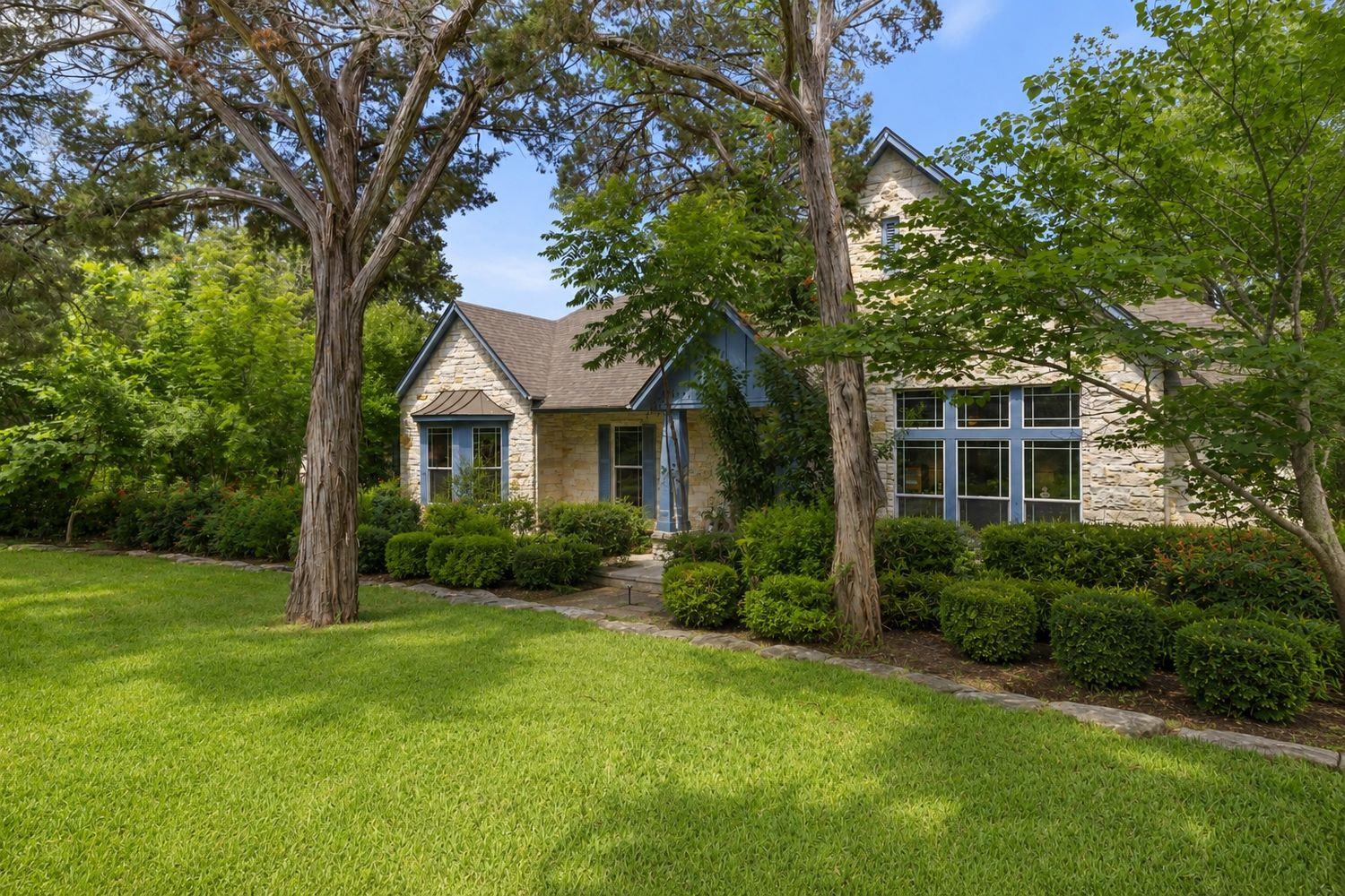 14915 Arrowhead DR