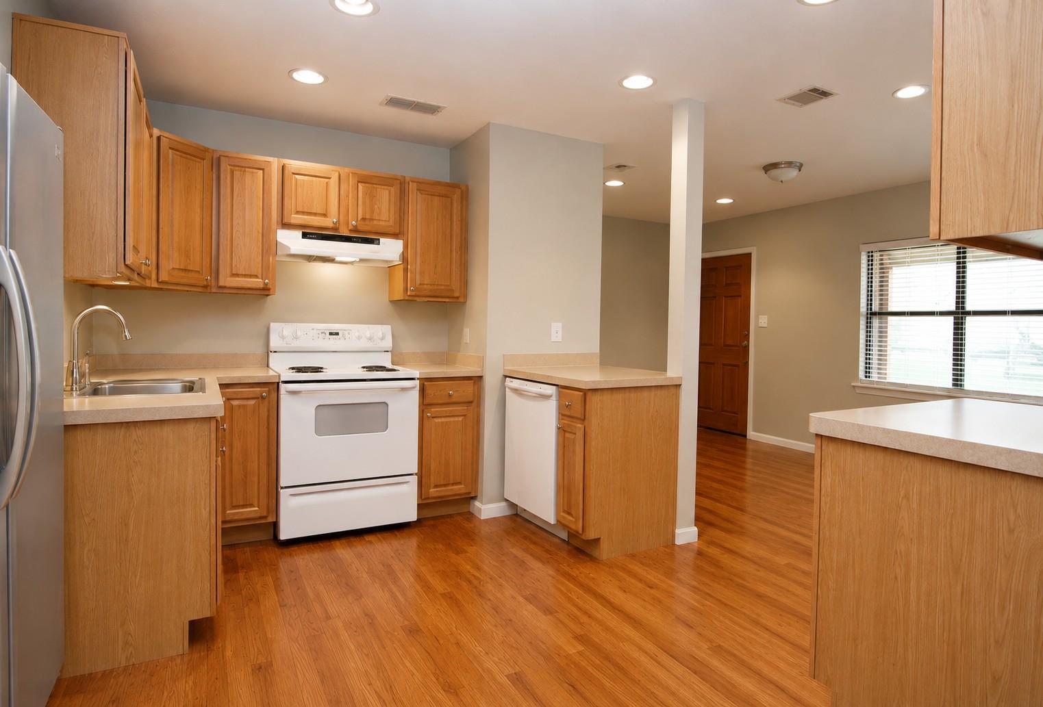 2107 Saratoga DR