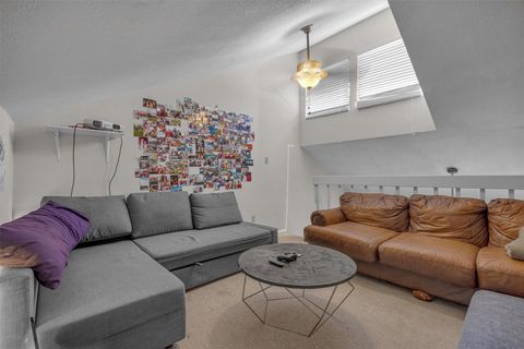 908 Poplar ST 205 Austin TX 78705
