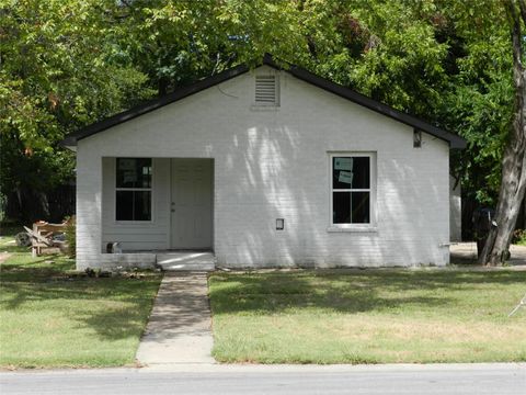 Photo of 306 E Liberty Ave, Round Rock, TX 78664 (MLS # 9139200)
