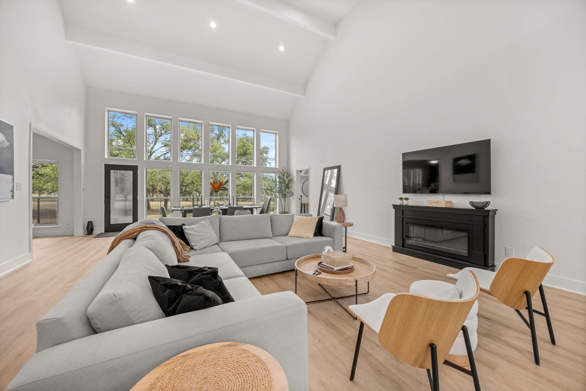 8708 Balcones Club DR