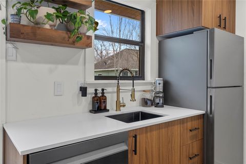 Tiny photo for 1111 Ebert Ave, Austin, TX 78721 (MLS # 9469140)