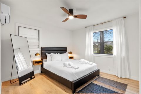 Tiny photo for 1111 Ebert Ave, Austin, TX 78721 (MLS # 9469140)