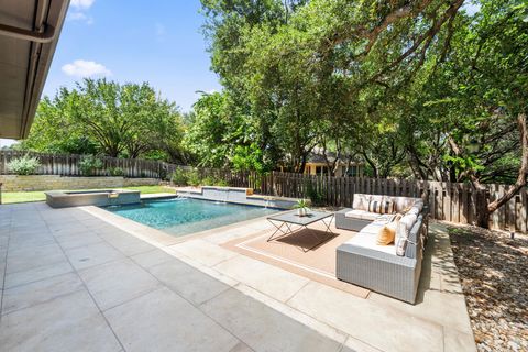 Photo of 852 Sunfish ST, Lakeway, TX 78734 (MLS # 8763645)