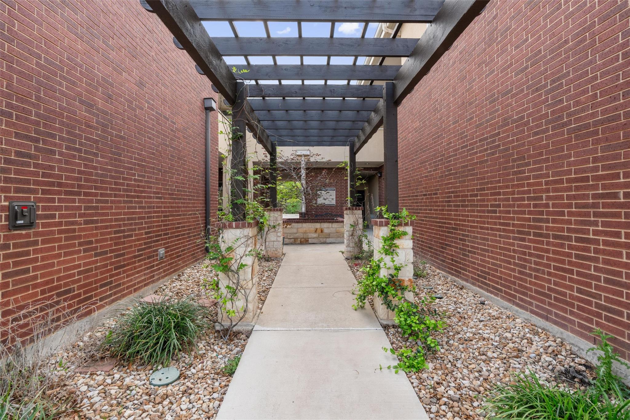 503 E Palm Valley BLVD 220