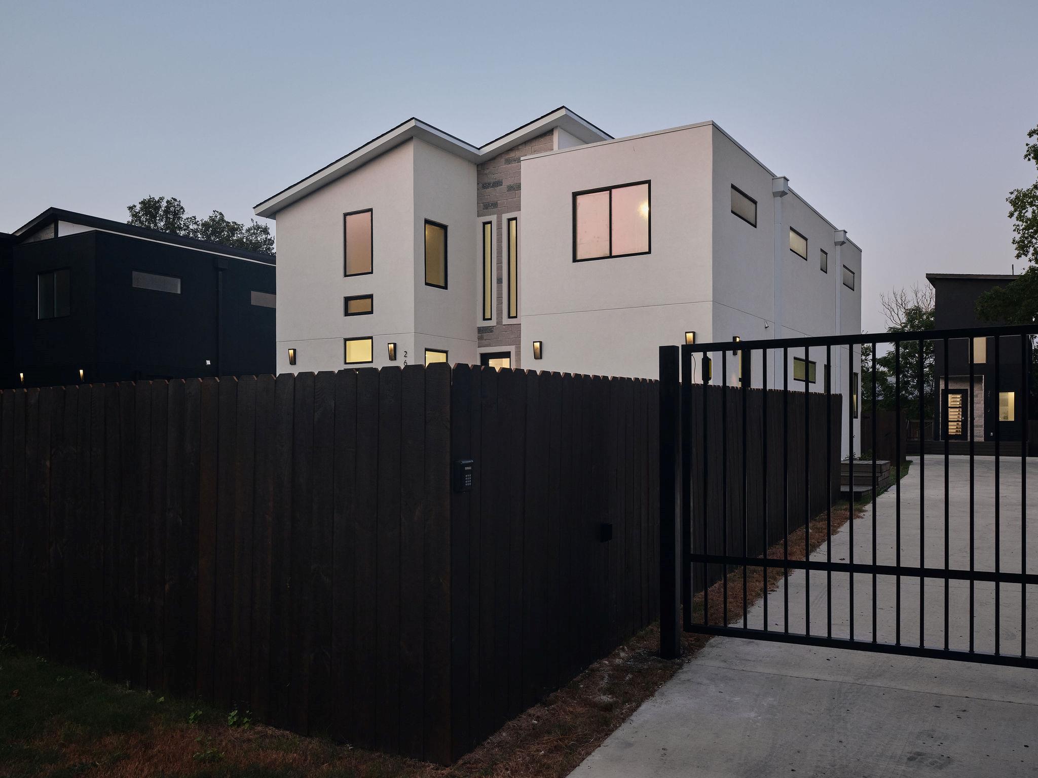 2611 Davis LN 1