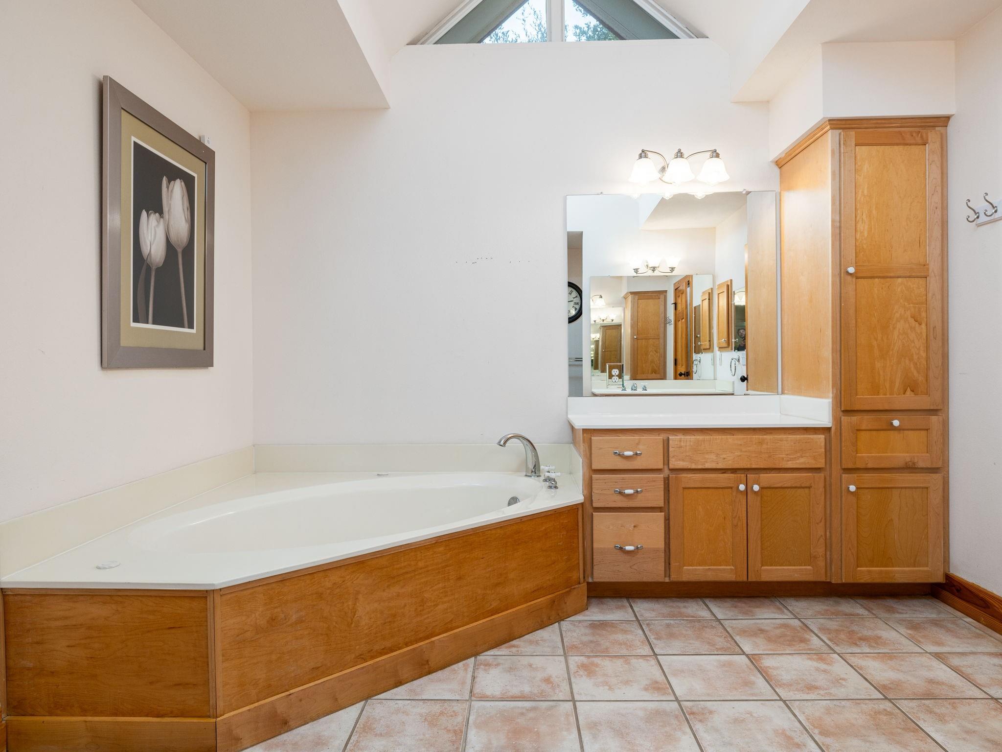 Driftwood, Texas 78619, United States, 3 Bedrooms Bedrooms, ,4 BathroomsBathrooms,Residential,Active,87860