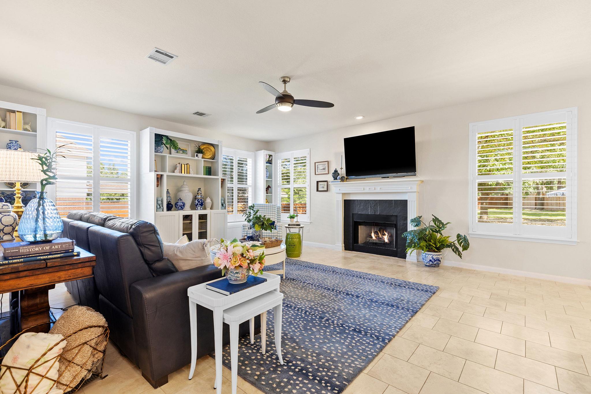 2902 CEDAR CREST CIR