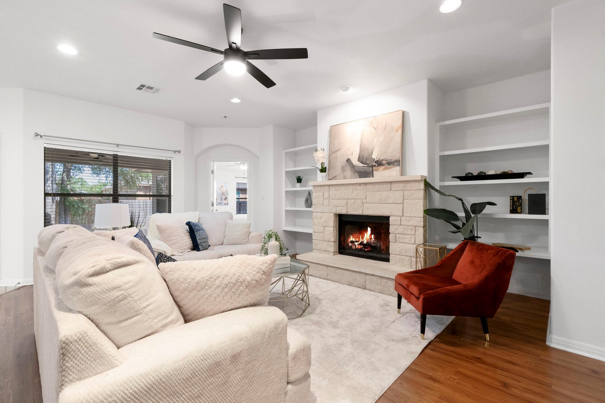 809 Hedgewood DR